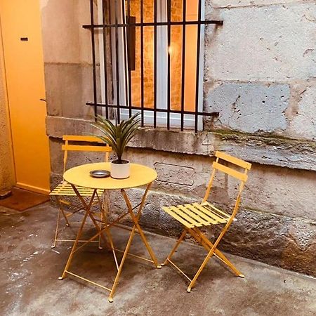 Studio Renove Avec Patio, Coeur Du Centre Ville Besançon Exterior foto