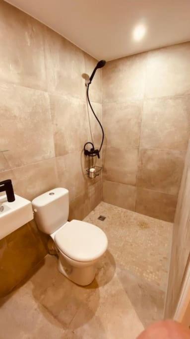 Studio Renove Avec Patio, Coeur Du Centre Ville Besançon Exterior foto