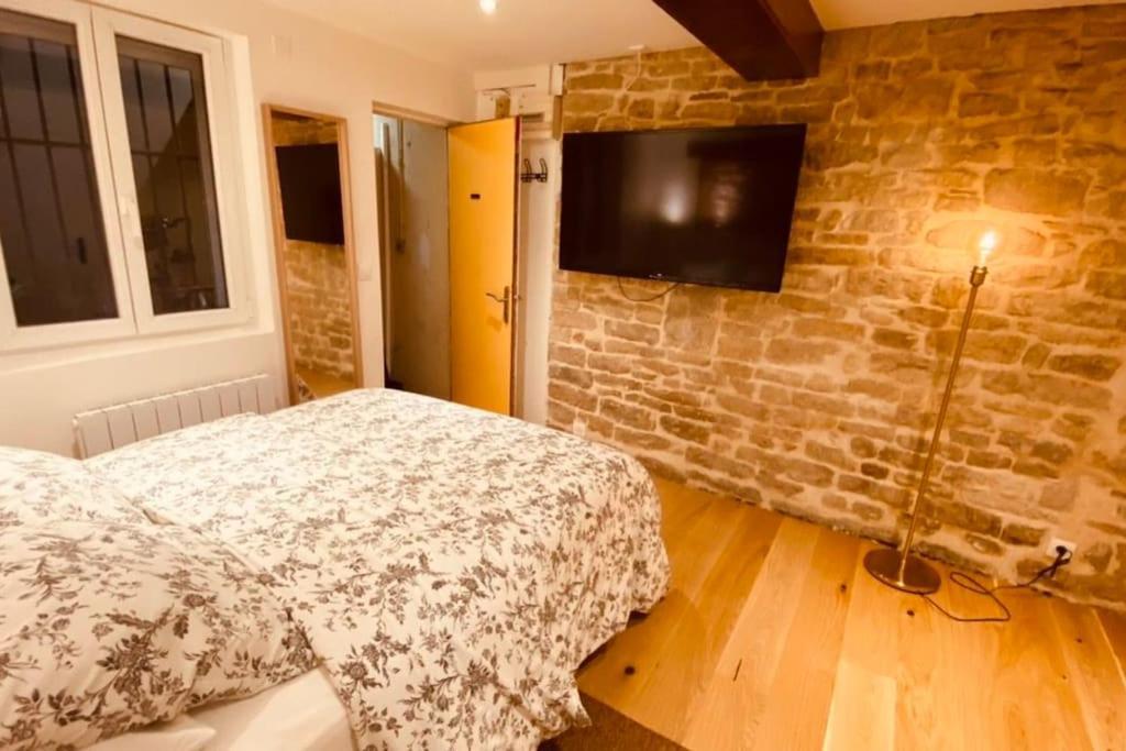Studio Renove Avec Patio, Coeur Du Centre Ville Besançon Exterior foto